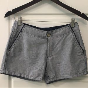 Ladies size 2 Columbia PFG gray shorts